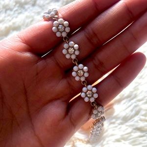 🤍WHITE INSTA FLORAL CHOCKER🤍